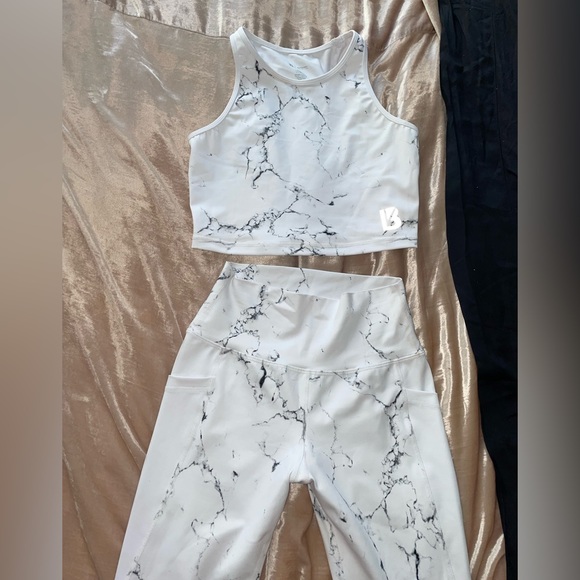 Buffbunny Set Small cropped tank and leggings pockets white and black marble - Picture 4 of 5
